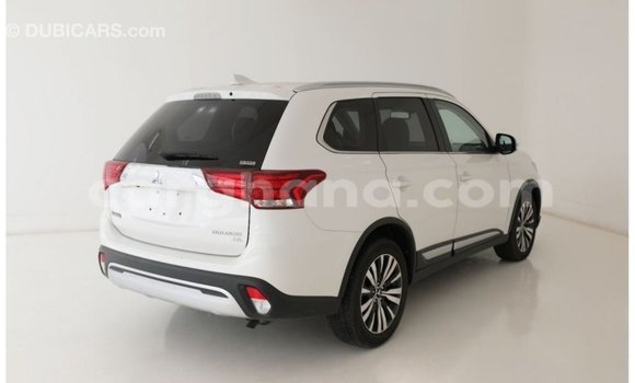Ra Imported Mitsubishi Outlander funfun Ọkọ̀ in Import - Dubai ni Ashanti Ra Imported Mitsubishi Outlander funfun Ọkọ̀ in Import - Dubai ni Ashanti