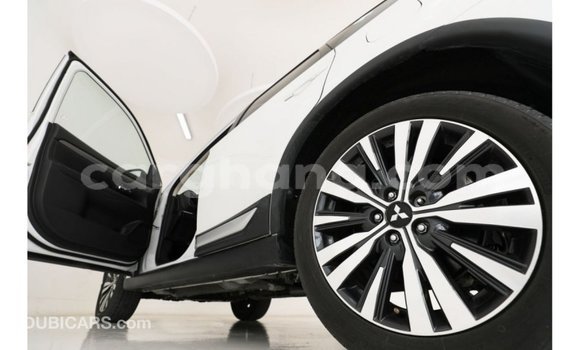 Ra Imported Mitsubishi Outlander funfun Ọkọ̀ in Import - Dubai ni Ashanti Ra Imported Mitsubishi Outlander funfun Ọkọ̀ in Import - Dubai ni Ashanti