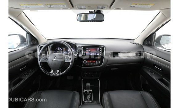 Ra Imported Mitsubishi Outlander funfun Ọkọ̀ in Import - Dubai ni Ashanti Ra Imported Mitsubishi Outlander funfun Ọkọ̀ in Import - Dubai ni Ashanti