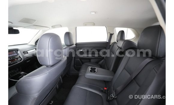 Ra Imported Mitsubishi Outlander funfun Ọkọ̀ in Import - Dubai ni Ashanti Ra Imported Mitsubishi Outlander funfun Ọkọ̀ in Import - Dubai ni Ashanti