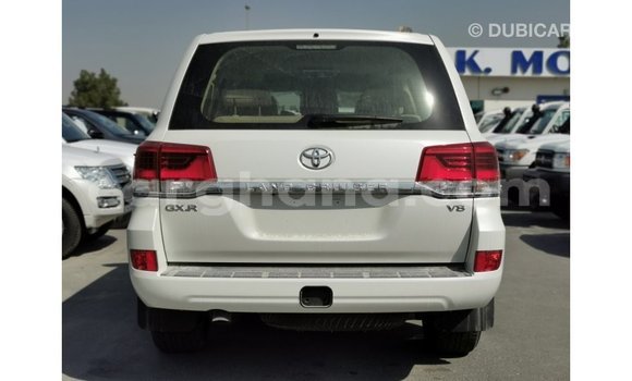 Sayi Imported Toyota Land Cruiser White Mota in Import - Dubai a Ashanti Sayi Imported Toyota Land Cruiser White Mota in Import - Dubai a Ashanti
