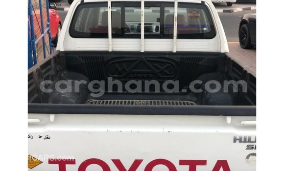 Sayi Imported Toyota Hilux White Mota in Import - Dubai a Ashanti Sayi Imported Toyota Hilux White Mota in Import - Dubai a Ashanti