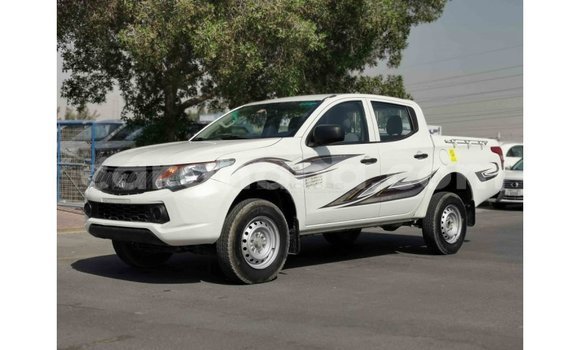 Buy Import Mitsubishi L200 White Car in Import - Dubai in Ashanti Buy Import Mitsubishi L200 White Car in Import - Dubai in Ashanti