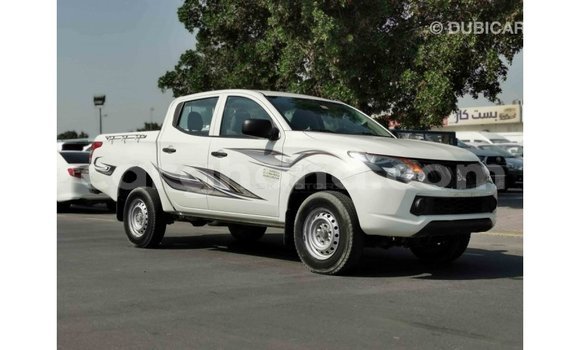 Buy Import Mitsubishi L200 White Car in Import - Dubai in Ashanti Buy Import Mitsubishi L200 White Car in Import - Dubai in Ashanti