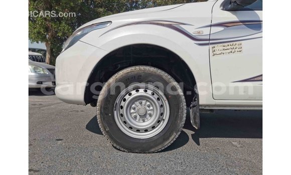 Buy Import Mitsubishi L200 White Car in Import - Dubai in Ashanti Buy Import Mitsubishi L200 White Car in Import - Dubai in Ashanti