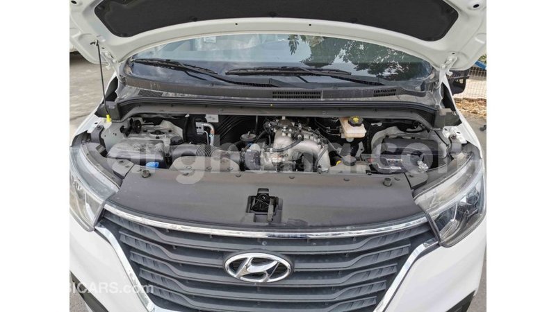 Big with watermark hyundai accent ashanti import dubai 19050