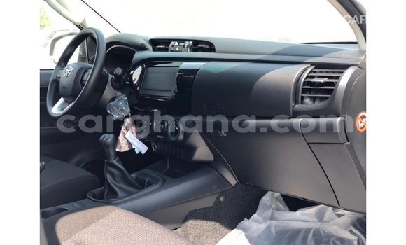Buy Import Toyota Hilux White Car in Import - Dubai in Ashanti Buy Import Toyota Hilux White Car in Import - Dubai in Ashanti