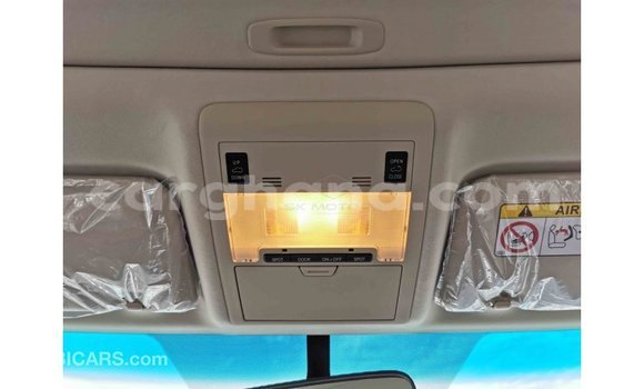 Buy Import Toyota Land Cruiser White Car in Import - Dubai in Ashanti Buy Import Toyota Land Cruiser White Car in Import - Dubai in Ashanti