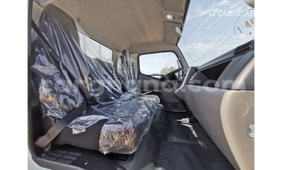 Ra Imported Mitsubishi Fuso funfun Ọkọ̀ akẹ́rù ńlá in Import - Dubai ni Ashanti Ra Imported Mitsubishi Fuso funfun Ọkọ̀ akẹ́rù ńlá in Import - Dubai ni Ashanti