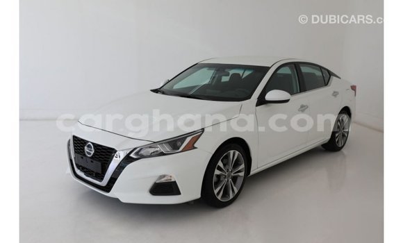 Buy Import Nissan Altima White Car in Import - Dubai in Ashanti Buy Import Nissan Altima White Car in Import - Dubai in Ashanti