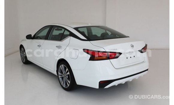 Buy Import Nissan Altima White Car in Import - Dubai in Ashanti Buy Import Nissan Altima White Car in Import - Dubai in Ashanti