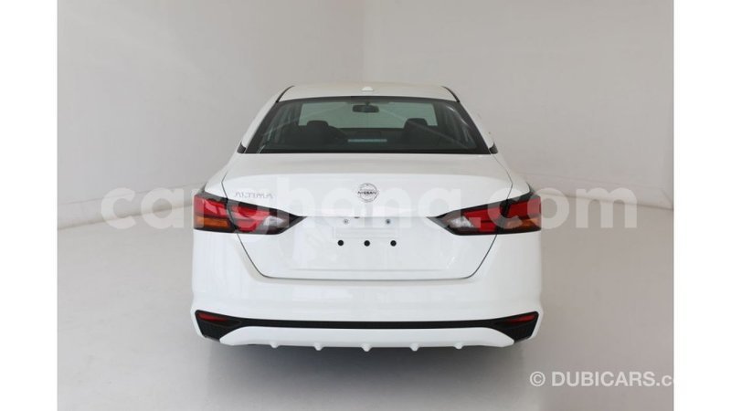 Big with watermark nissan altima ashanti import dubai 19094