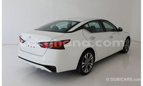 Buy Import Nissan Altima White Car in Import - Dubai in Ashanti Buy Import Nissan Altima White Car in Import - Dubai in Ashanti