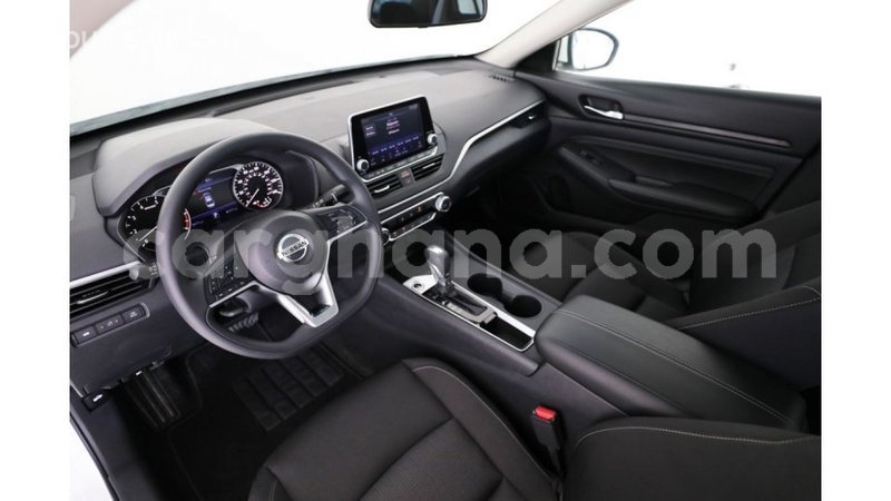 Big with watermark nissan altima ashanti import dubai 19094