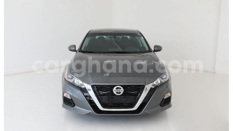 Big with watermark nissan altima ashanti import dubai 19097