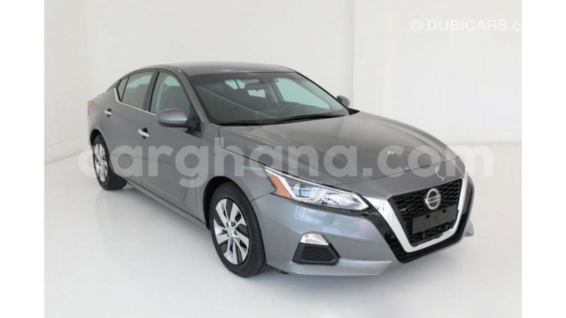 Big with watermark nissan altima ashanti import dubai 19097