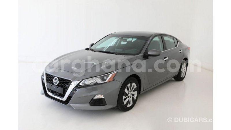 Big with watermark nissan altima ashanti import dubai 19097