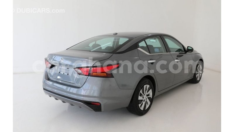 Big with watermark nissan altima ashanti import dubai 19097