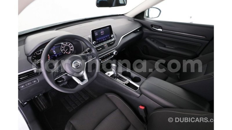 Big with watermark nissan altima ashanti import dubai 19097