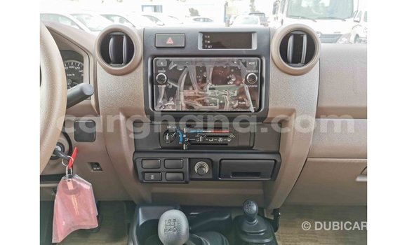 Sayi Imported Toyota Land Cruiser White Mota in Import - Dubai a Ashanti Sayi Imported Toyota Land Cruiser White Mota in Import - Dubai a Ashanti