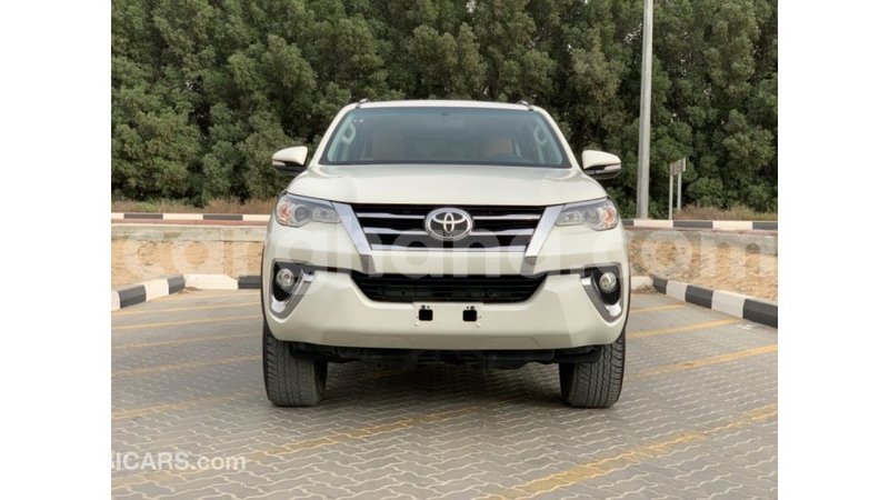 Big with watermark toyota fortuner ashanti import dubai 19117