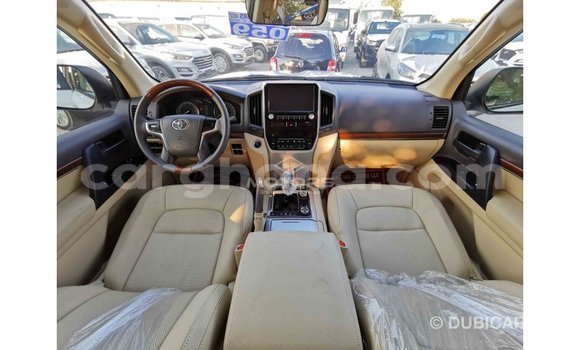 Sayi Imported Toyota Land Cruiser White Mota in Import - Dubai a Ashanti Sayi Imported Toyota Land Cruiser White Mota in Import - Dubai a Ashanti