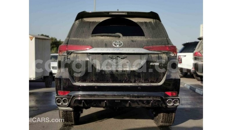 Big with watermark toyota fortuner ashanti import dubai 19154