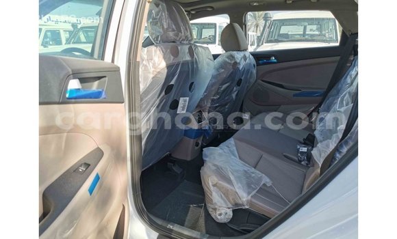 Sayi Imported Hyundai Tucson White Mota in Import - Dubai a Ashanti Sayi Imported Hyundai Tucson White Mota in Import - Dubai a Ashanti