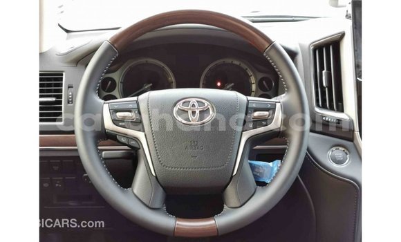 Buy Import Toyota Land Cruiser White Car in Import - Dubai in Ashanti Buy Import Toyota Land Cruiser White Car in Import - Dubai in Ashanti