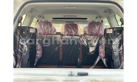 Buy Import Toyota Land Cruiser White Car in Import - Dubai in Ashanti Buy Import Toyota Land Cruiser White Car in Import - Dubai in Ashanti