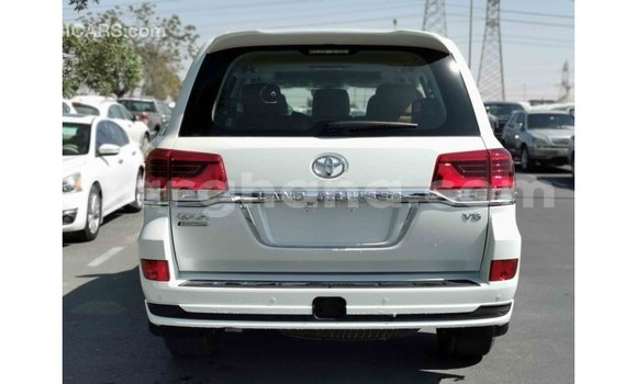 Ra Imported Toyota Land Cruiser funfun Ọkọ̀ in Import - Dubai ni Ashanti Ra Imported Toyota Land Cruiser funfun Ọkọ̀ in Import - Dubai ni Ashanti