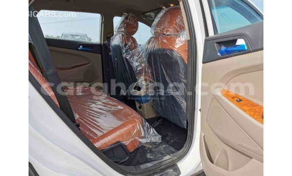 Sayi Imported Hyundai Tucson White Mota in Import - Dubai a Ashanti Sayi Imported Hyundai Tucson White Mota in Import - Dubai a Ashanti