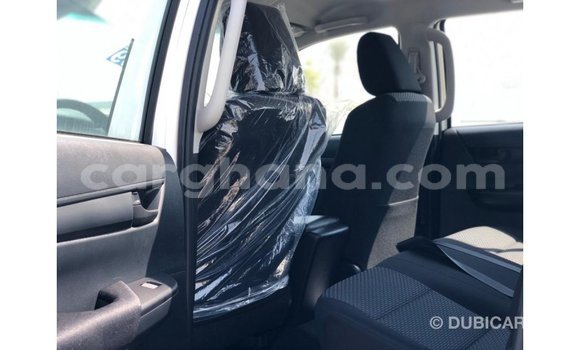 Ra Imported Toyota Hilux funfun Ọkọ̀ in Import - Dubai ni Ashanti Ra Imported Toyota Hilux funfun Ọkọ̀ in Import - Dubai ni Ashanti