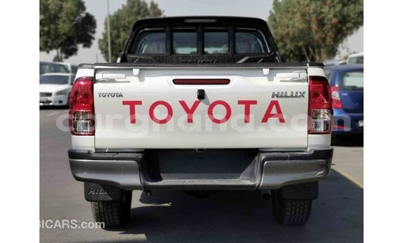 Buy Import Toyota Hilux White Car in Import - Dubai in Ashanti Buy Import Toyota Hilux White Car in Import - Dubai in Ashanti
