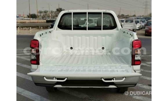 Sayi Imported Mitsubishi L200 White Mota in Import - Dubai a Ashanti Sayi Imported Mitsubishi L200 White Mota in Import - Dubai a Ashanti