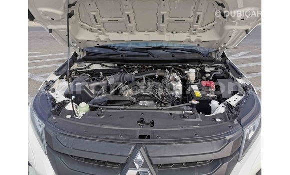 Sayi Imported Mitsubishi L200 White Mota in Import - Dubai a Ashanti Sayi Imported Mitsubishi L200 White Mota in Import - Dubai a Ashanti