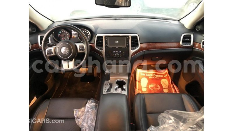 Big with watermark jeep grand cherokee ashanti import dubai 19218