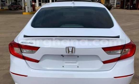 Sayi Na hannu Honda Accord White Mota in Sekondi a Yamma