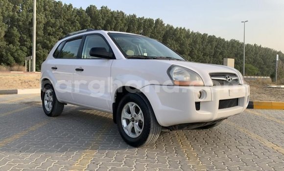 Buy Import Hyundai Tucson White Car in Import - Dubai in Ashanti Buy Import Hyundai Tucson White Car in Import - Dubai in Ashanti