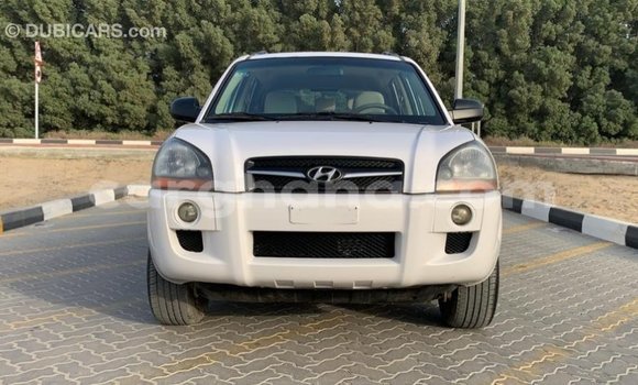 Buy Import Hyundai Tucson White Car in Import - Dubai in Ashanti Buy Import Hyundai Tucson White Car in Import - Dubai in Ashanti