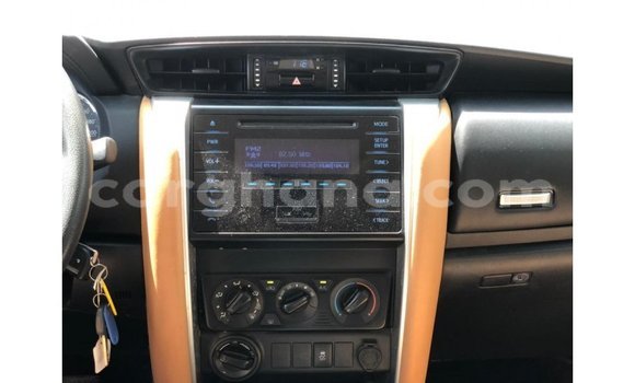 Sayi Imported Toyota Fortuner White Mota in Import - Dubai a Ashanti Sayi Imported Toyota Fortuner White Mota in Import - Dubai a Ashanti