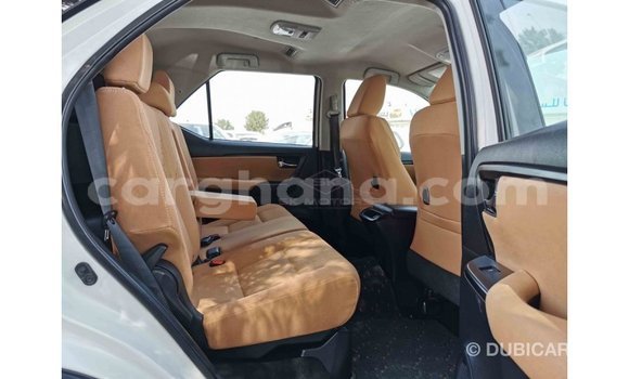 Sayi Imported Toyota Fortuner White Mota in Import - Dubai a Ashanti Sayi Imported Toyota Fortuner White Mota in Import - Dubai a Ashanti