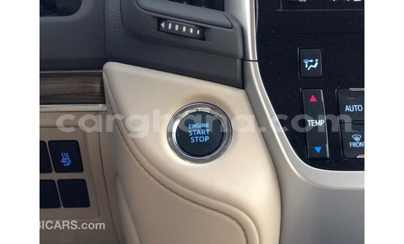 Buy Import Toyota Land Cruiser White Car in Import - Dubai in Ashanti Buy Import Toyota Land Cruiser White Car in Import - Dubai in Ashanti