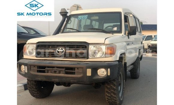 Ra Imported Toyota Land Cruiser funfun Ọkọ̀ in Import - Dubai ni Ashanti Ra Imported Toyota Land Cruiser funfun Ọkọ̀ in Import - Dubai ni Ashanti