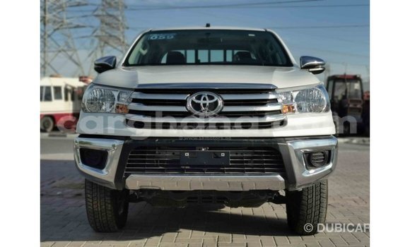 Sayi Imported Toyota Hilux White Mota in Import - Dubai a Ashanti Sayi Imported Toyota Hilux White Mota in Import - Dubai a Ashanti