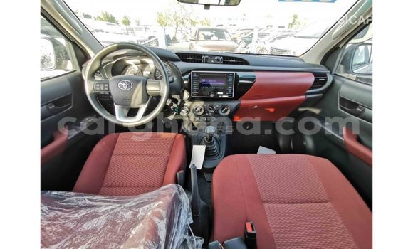 Sayi Imported Toyota Hilux White Mota in Import - Dubai a Ashanti Sayi Imported Toyota Hilux White Mota in Import - Dubai a Ashanti