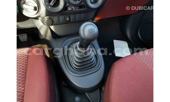 Sayi Imported Toyota Hilux White Mota in Import - Dubai a Ashanti Sayi Imported Toyota Hilux White Mota in Import - Dubai a Ashanti