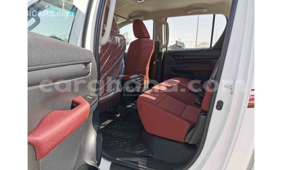 Ra Imported Toyota Hilux funfun Ọkọ̀ in Import - Dubai ni Ashanti Ra Imported Toyota Hilux funfun Ọkọ̀ in Import - Dubai ni Ashanti