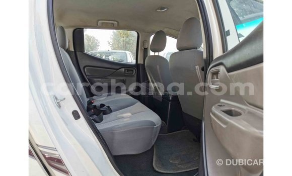 Sayi Imported Mitsubishi L200 White Mota in Import - Dubai a Ashanti Sayi Imported Mitsubishi L200 White Mota in Import - Dubai a Ashanti