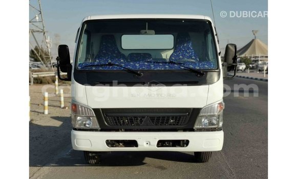 Ra Imported Mitsubishi Fuso funfun Ọkọ̀ akẹ́rù ńlá in Import - Dubai ni Ashanti Ra Imported Mitsubishi Fuso funfun Ọkọ̀ akẹ́rù ńlá in Import - Dubai ni Ashanti